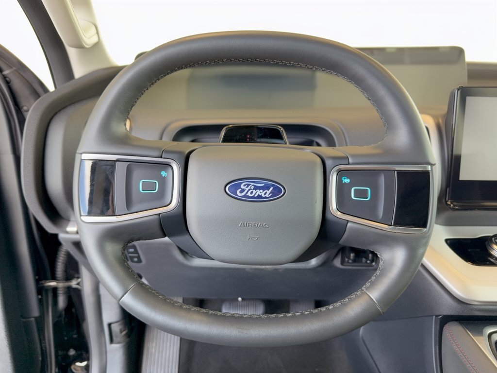 Certified 2025 Ford Expedition Active AWD/4WD image 10