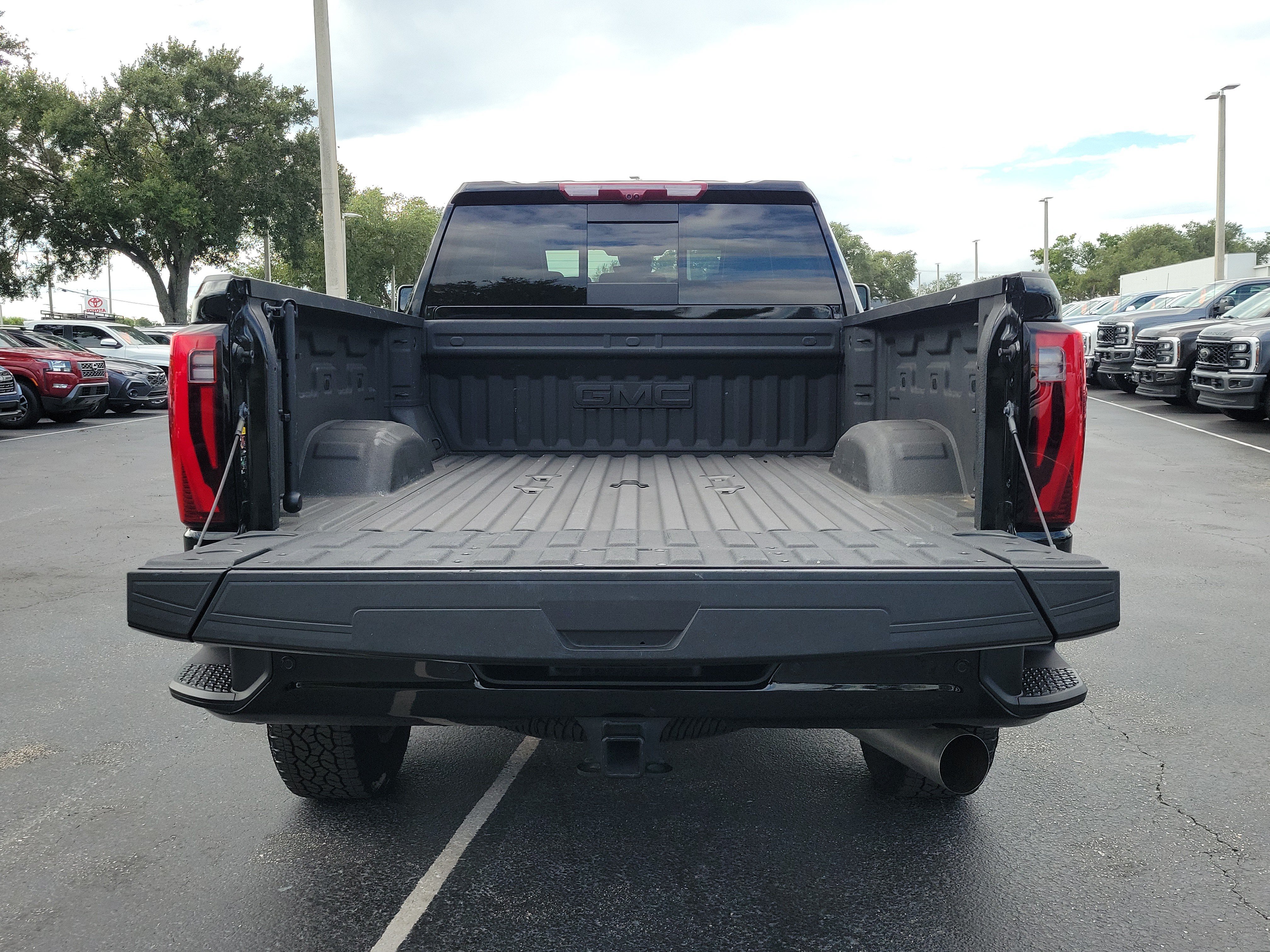 Used 2025 GMC Sierra 2500 Denali Ultimate AWD/4WD image 9