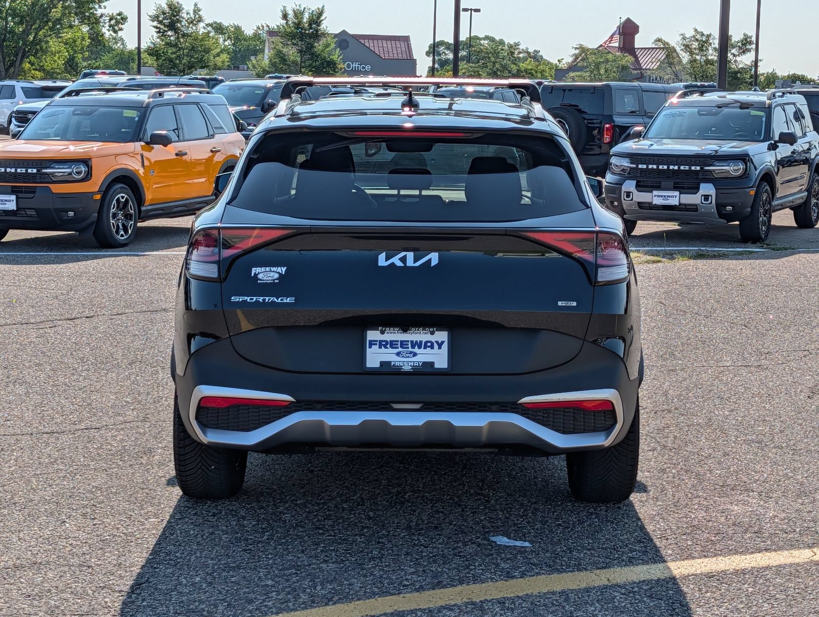 Used 2023 Kia Sportage EX AWD/4WD image 6