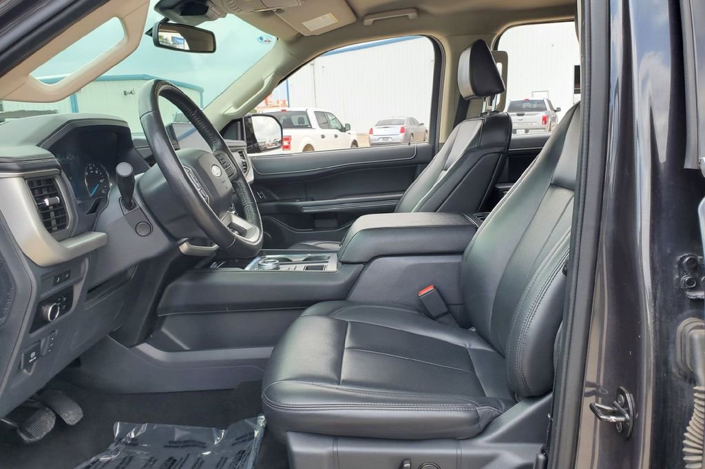 Certified 2024 Ford Expedition Max XLT RWD image 4