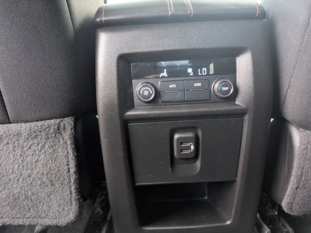 Used 2021 Chevrolet Traverse LT image 44