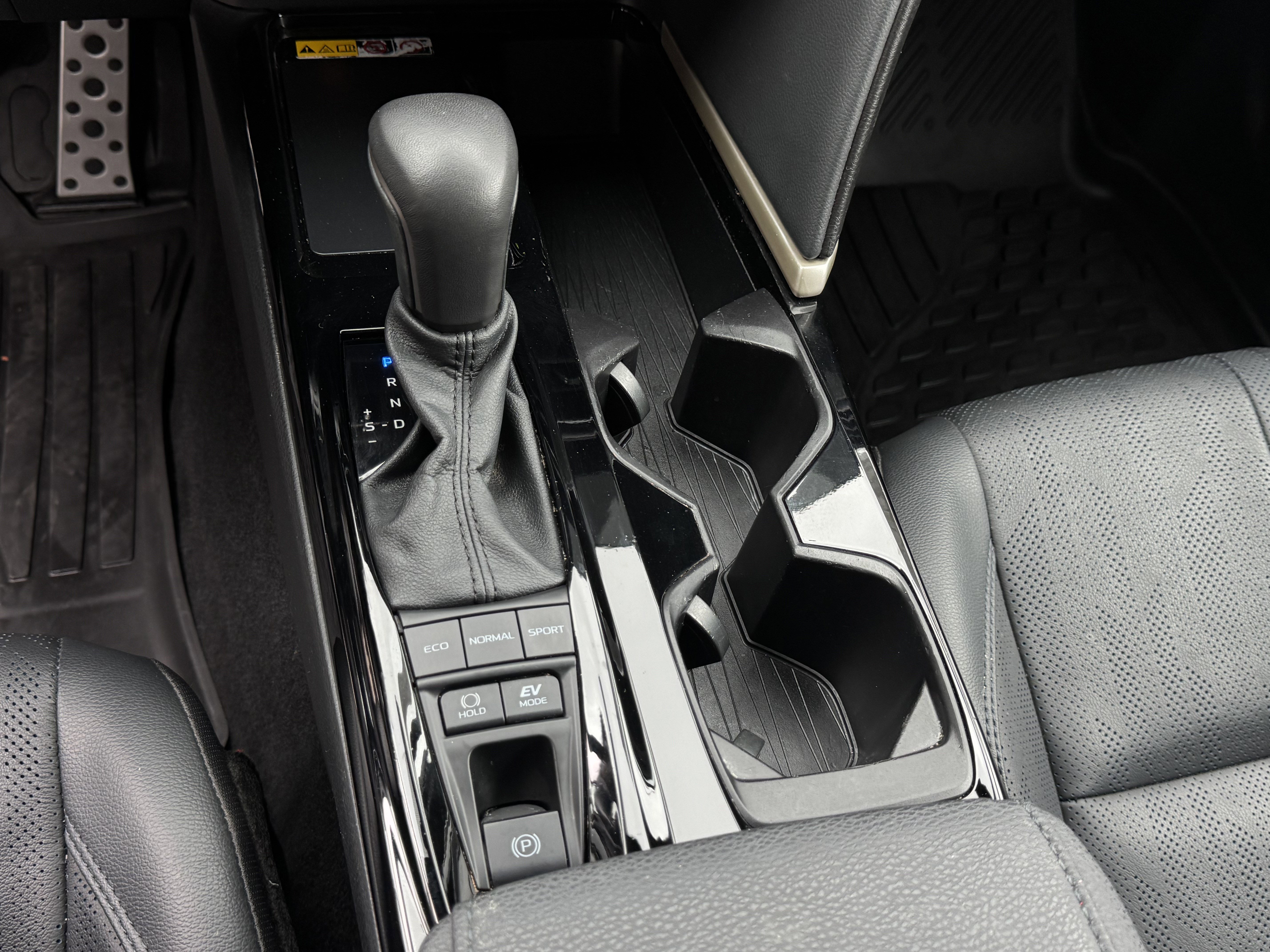 Used 2025 Toyota Camry XSE image 19