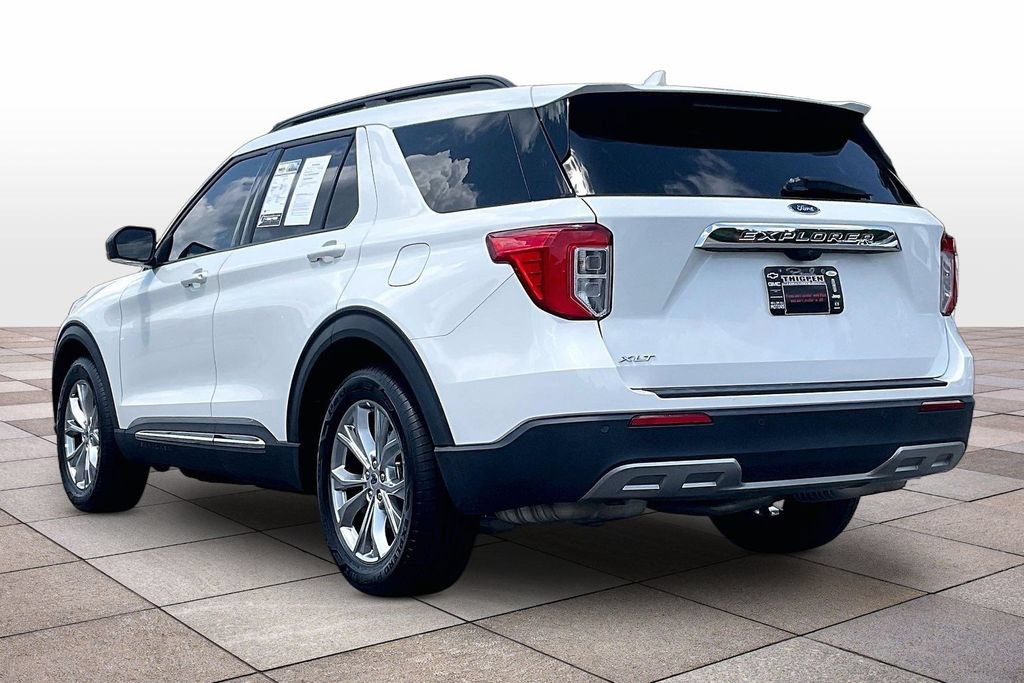 Certified 2024 Ford Explorer XLT w/ Equipment Group 202A RWD image 2