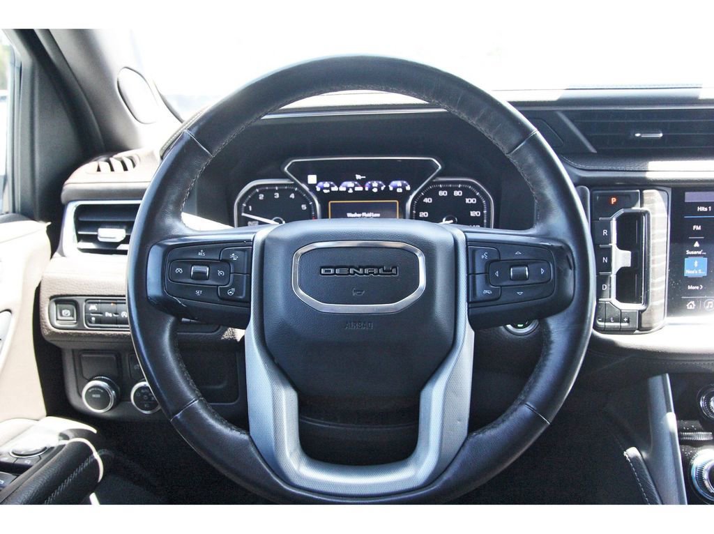 Used 2021 GMC Yukon XL Denali w/ Denali Premium Package image 15