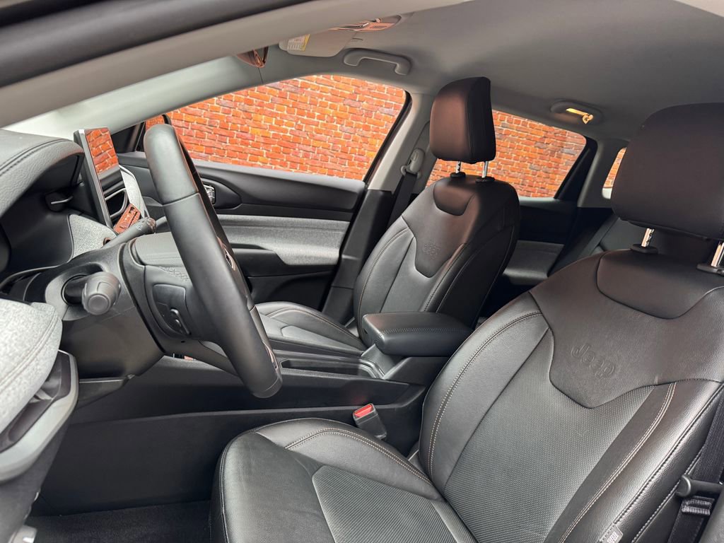 Used 2022 Jeep Compass Latitude image 25