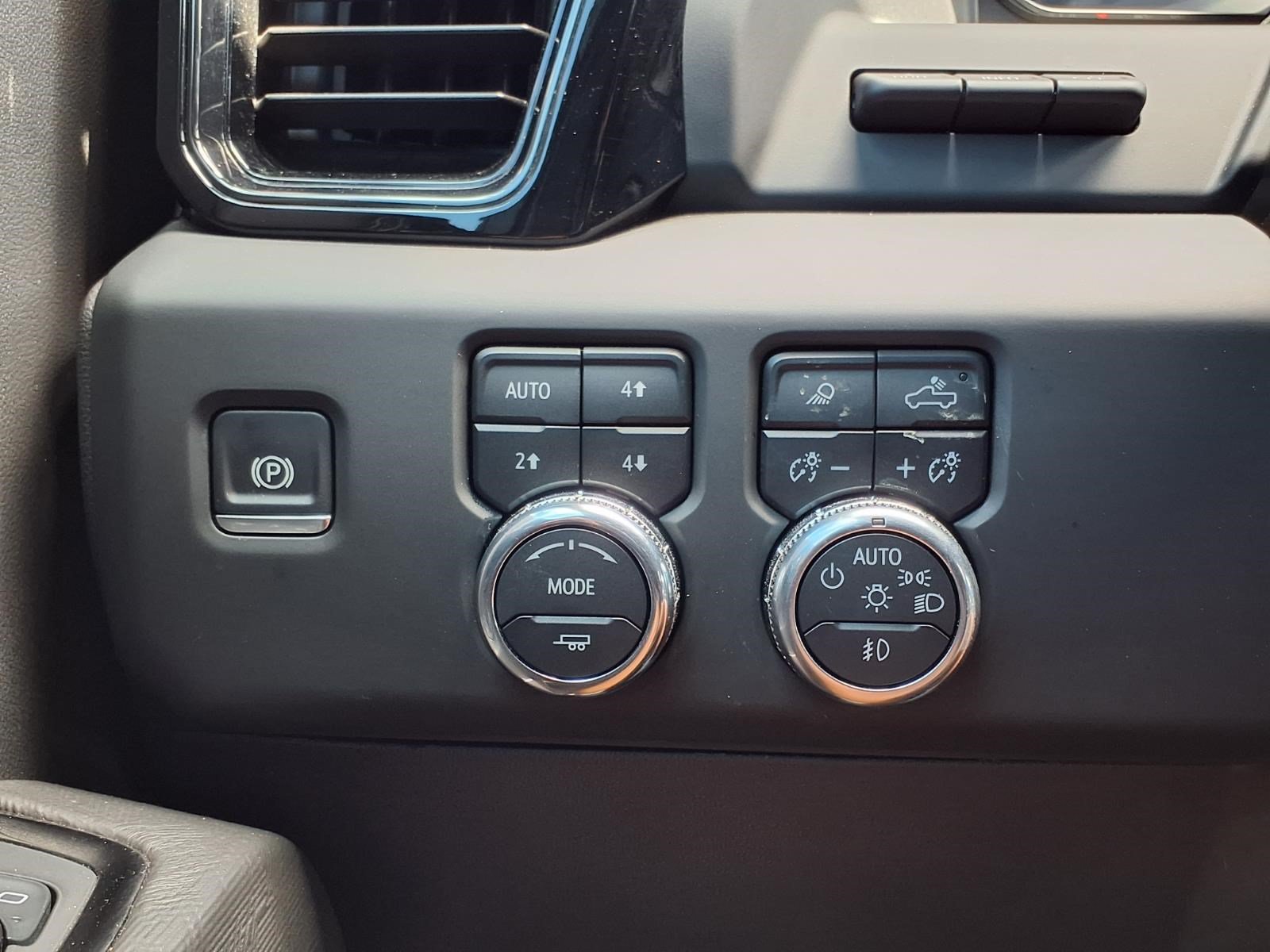 Used 2024 GMC Sierra 1500 AT4X AWD/4WD image 22