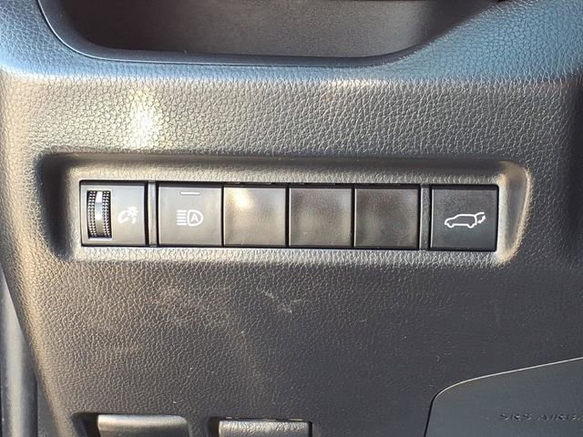 Used 2021 Toyota RAV4 XLE w/ Convenience Package AWD/4WD image 17