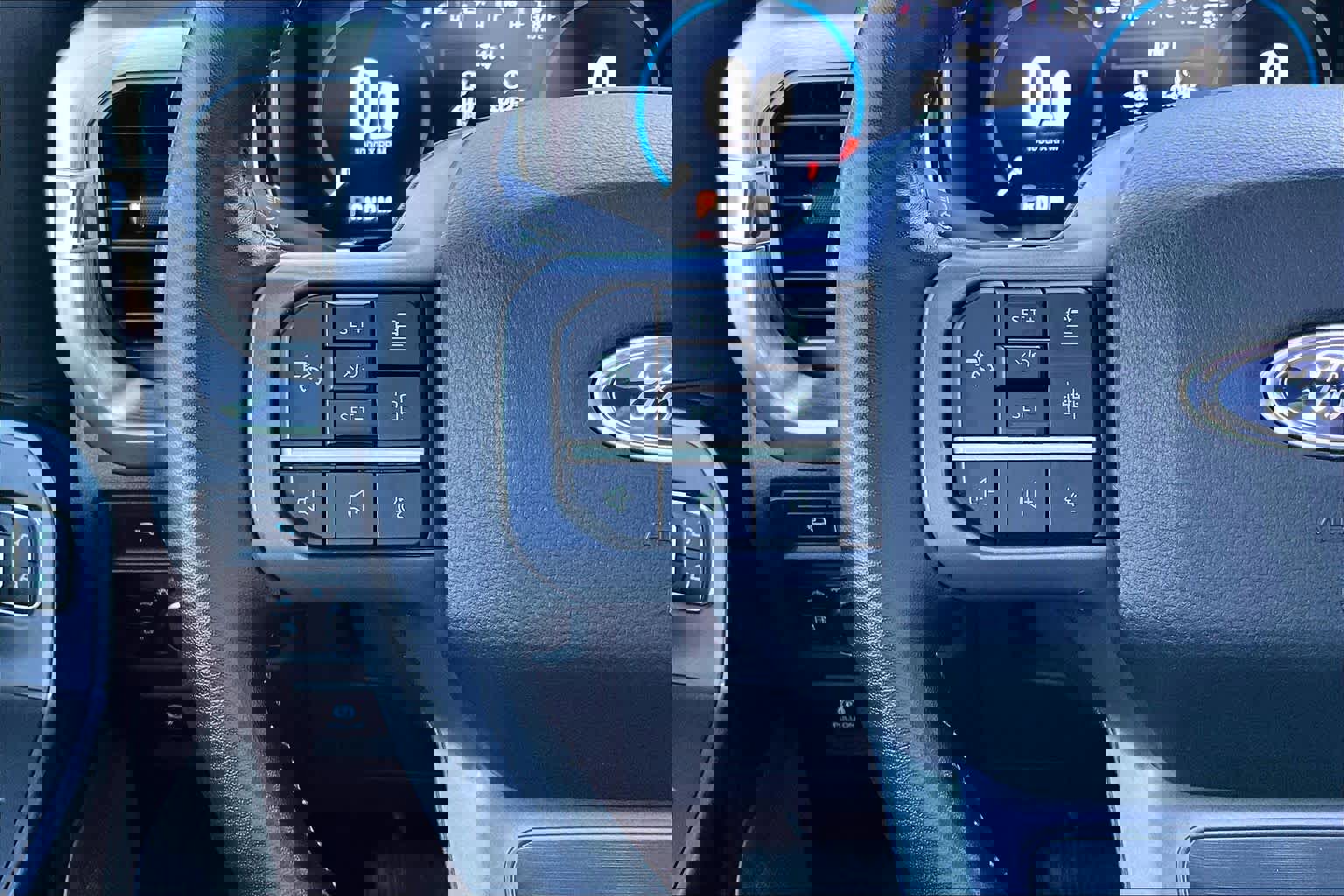 Certified 2022 Ford F150 Lariat w/ Equipment Group 502A High image 25