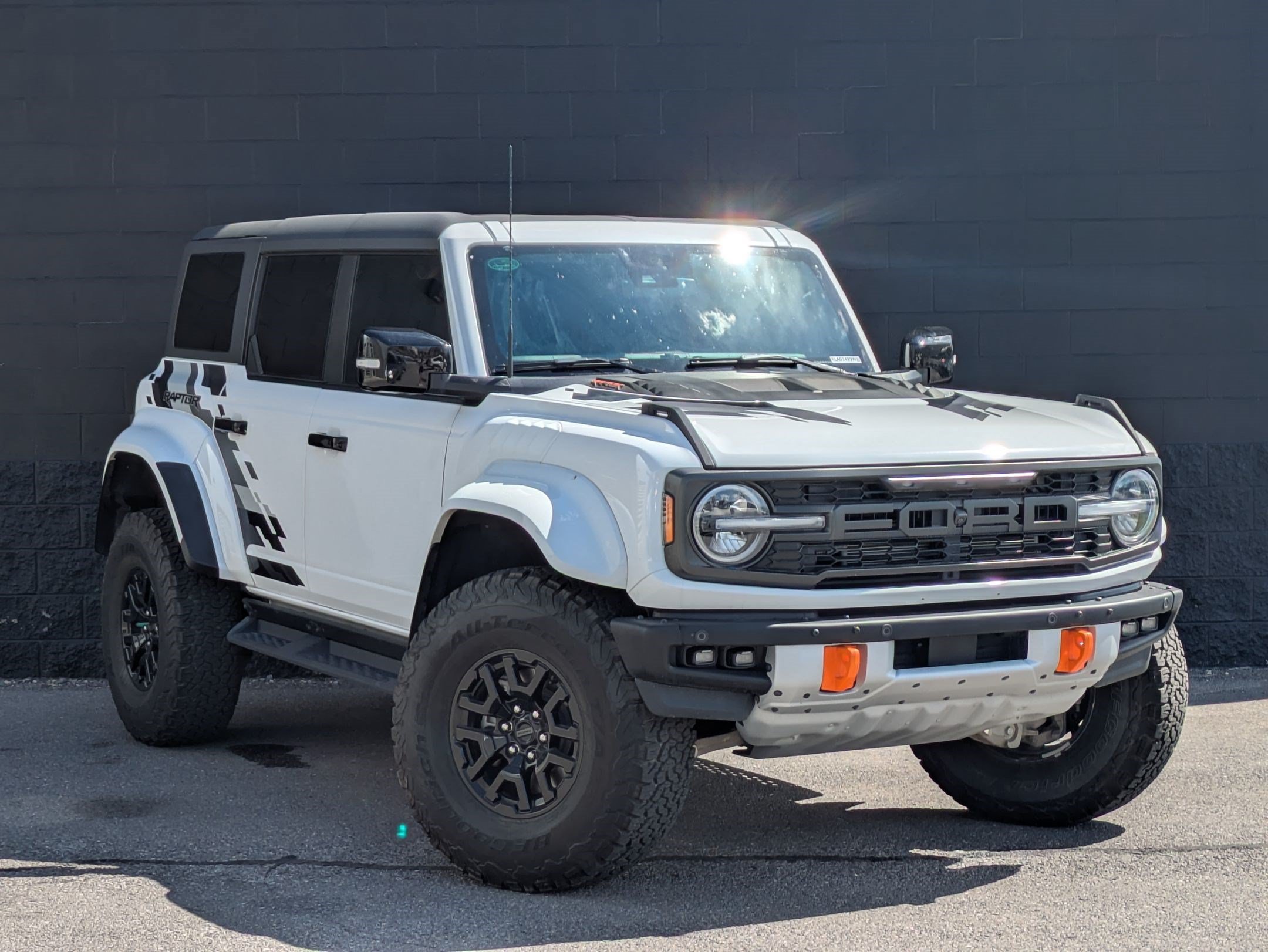 Certified 2024 Ford Bronco Raptor AWD/4WD image 3