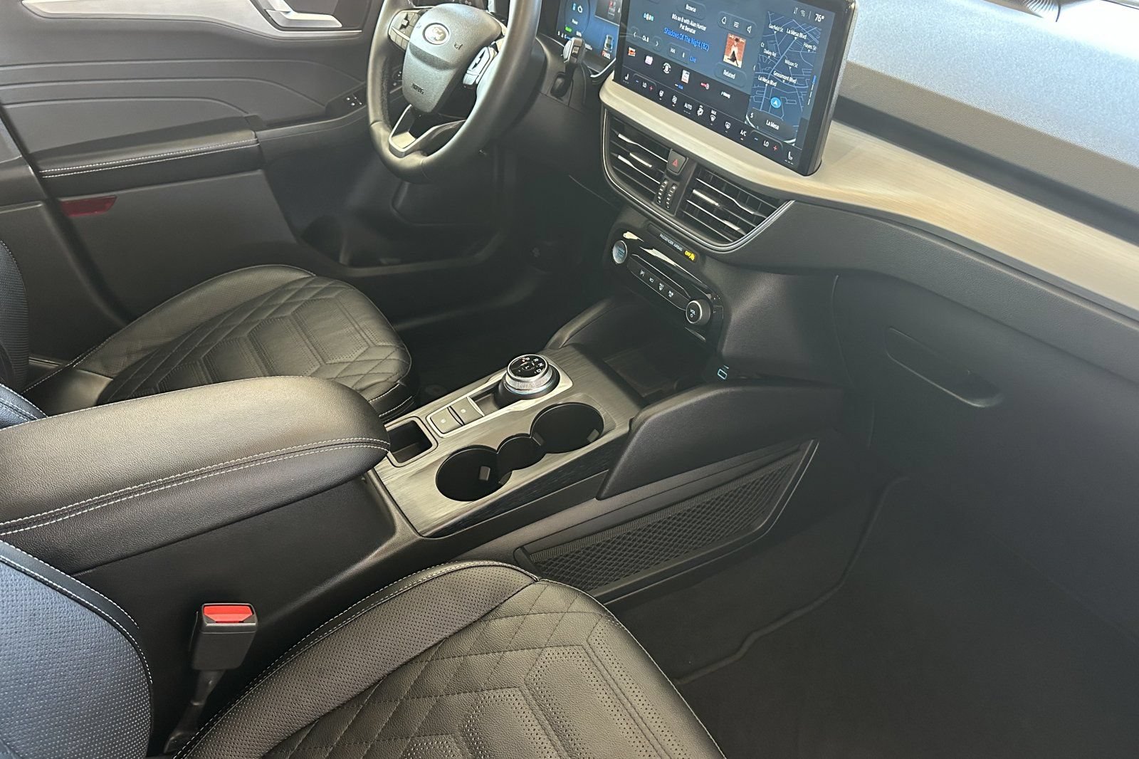Certified 2023 Ford Escape SE w/ PHEV Premium Package FWD image 15