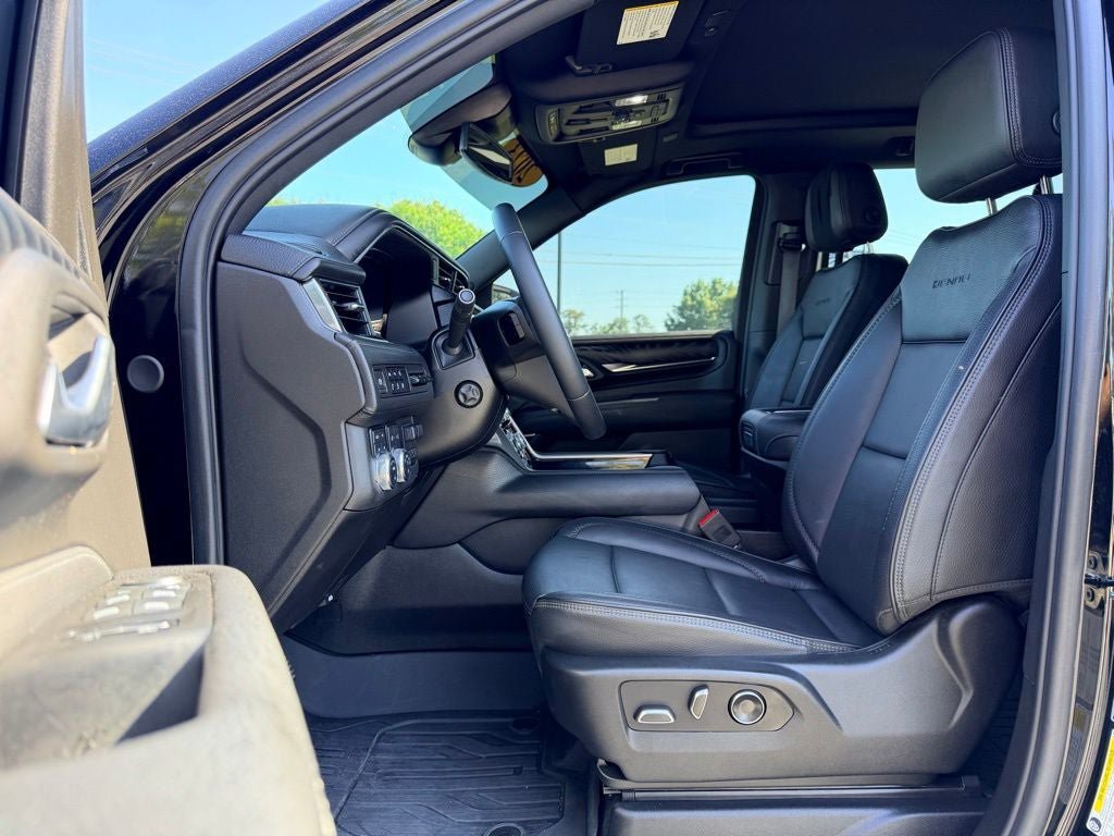 Used 2023 GMC Yukon Denali w/ Max Trailering Package AWD/4WD image 25