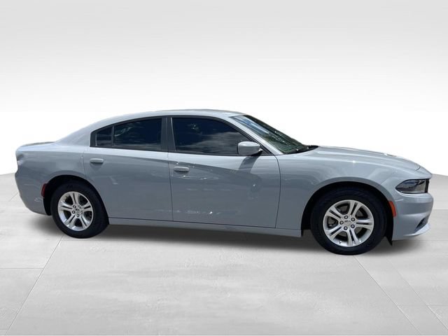 Used 2022 Dodge Charger SXT RWD image 2