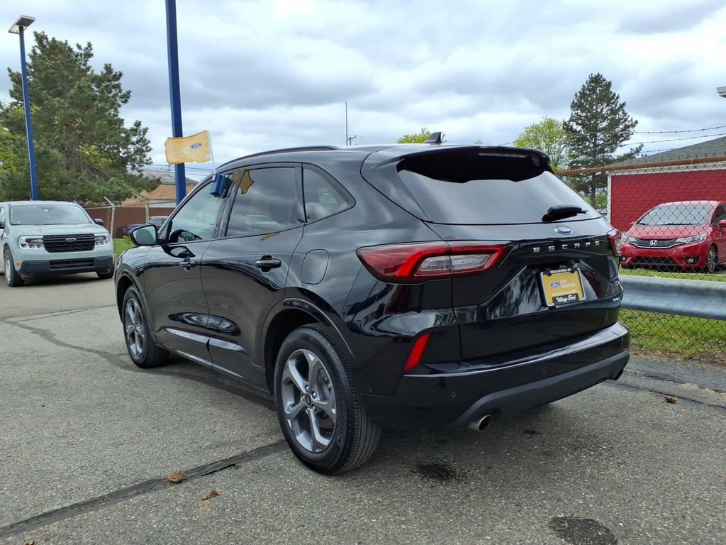 Certified 2024 Ford Escape ST-Line w/ Tech Pack #1 AWD/4WD image 8