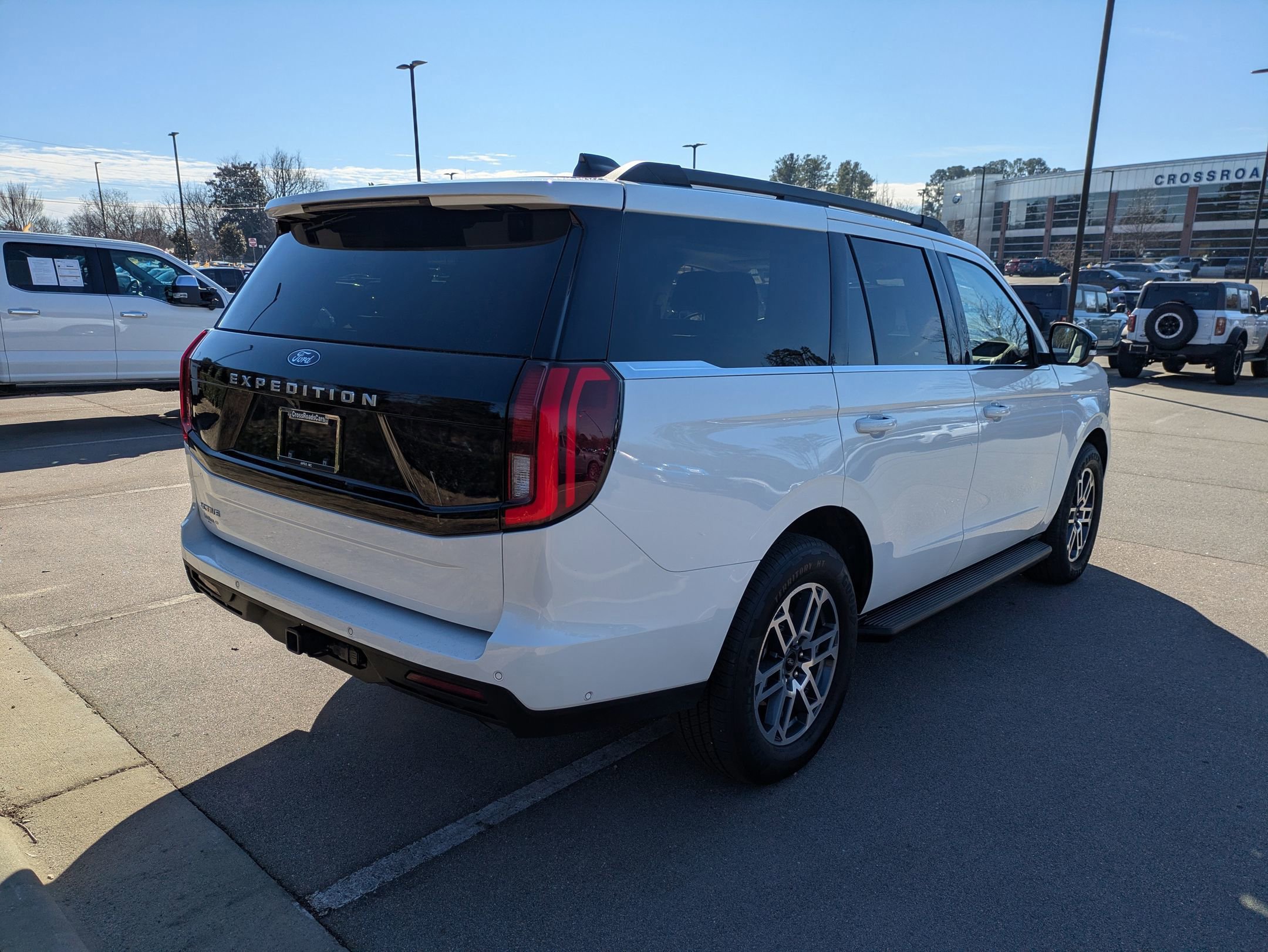 Certified 2025 Ford Expedition Active image 6