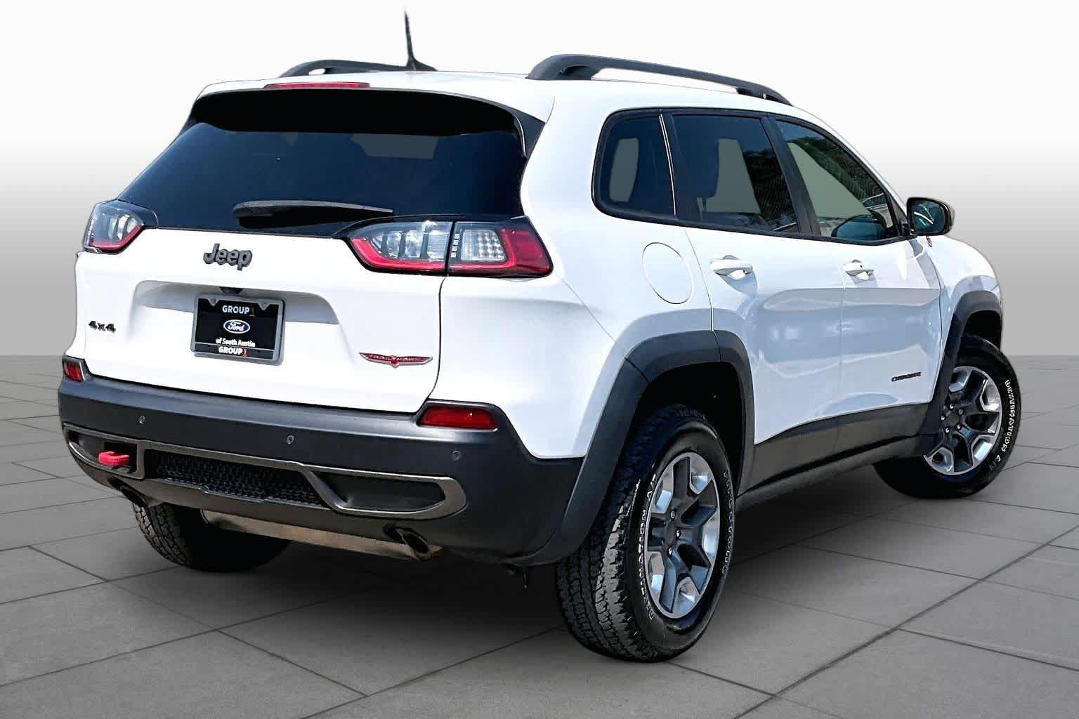 Used 2019 Jeep Cherokee Trailhawk w/ Cold Weather Group AWD/4WD image 7
