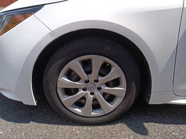 Used 2023 Toyota Corolla LE FWD image 9