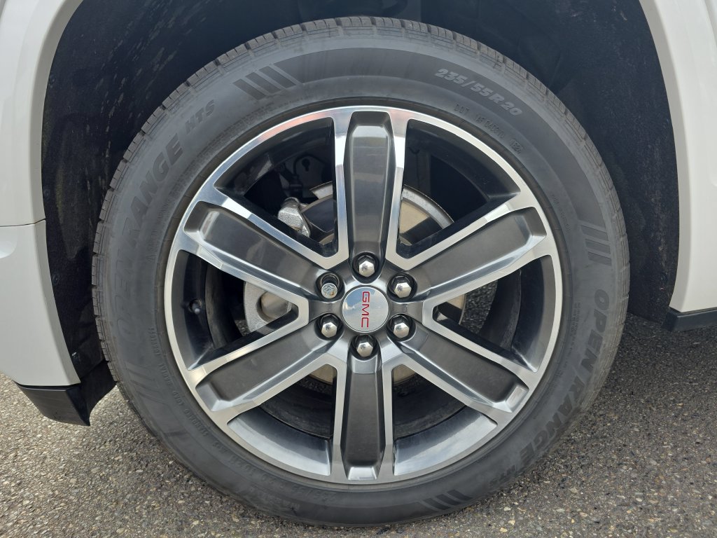 Used 2019 GMC Acadia Denali w/ Technology Package AWD/4WD image 14