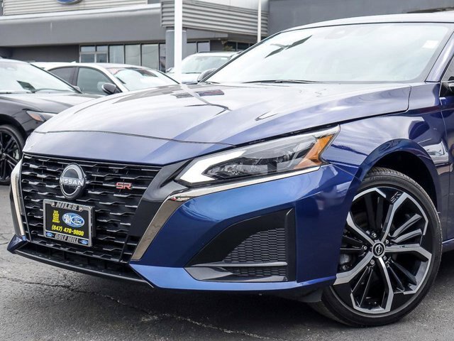 Used 2024 Nissan Altima 2.5 SR AWD/4WD image 3