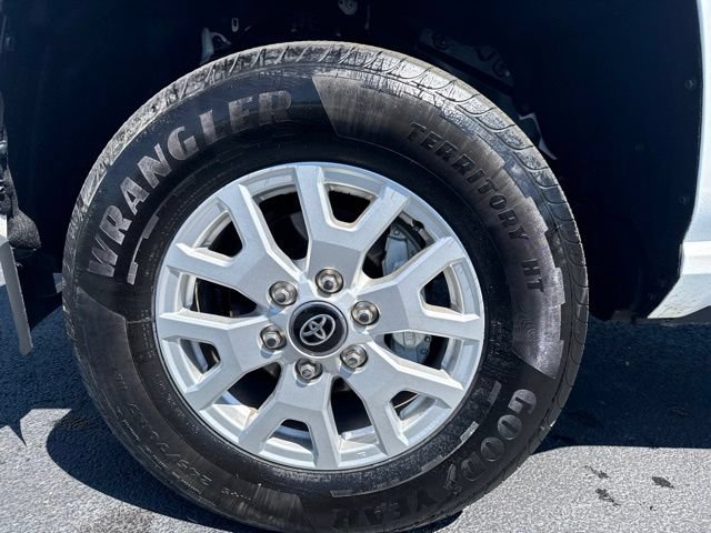 Used 2026 Toyota Tacoma SR5 AWD/4WD image 9