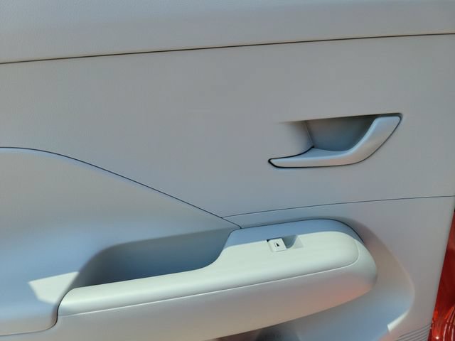 Used 2024 Hyundai Kona SEL FWD image 12