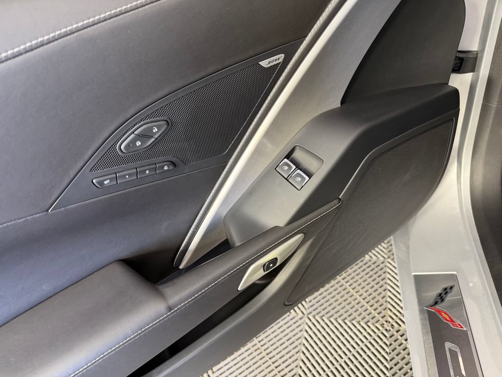 Used 2019 Chevrolet Corvette Stingray Coupe RWD image 17