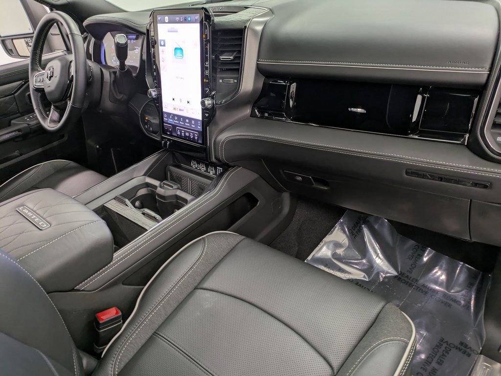 Used 2025 RAM 3500 Limited image 33