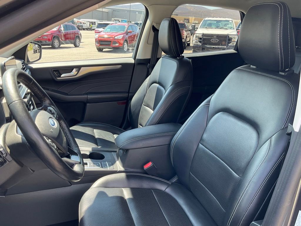 Certified 2021 Ford Escape Titanium w/ Class II Trailer Tow Package image 17