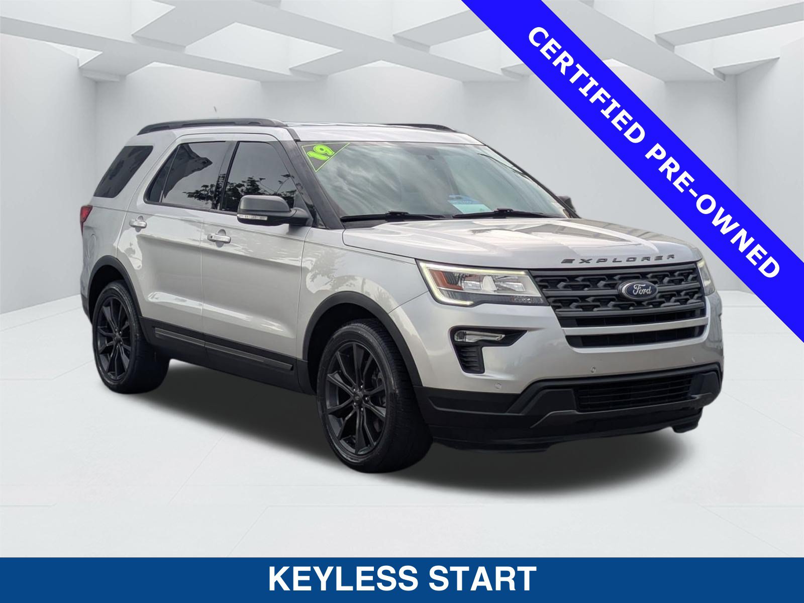 Certified 2019 Ford Explorer XLT w/ Equipment Group 202A FWD image 3