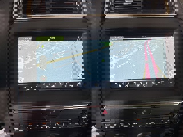 Used 2019 Jaguar E-PACE SE image 25