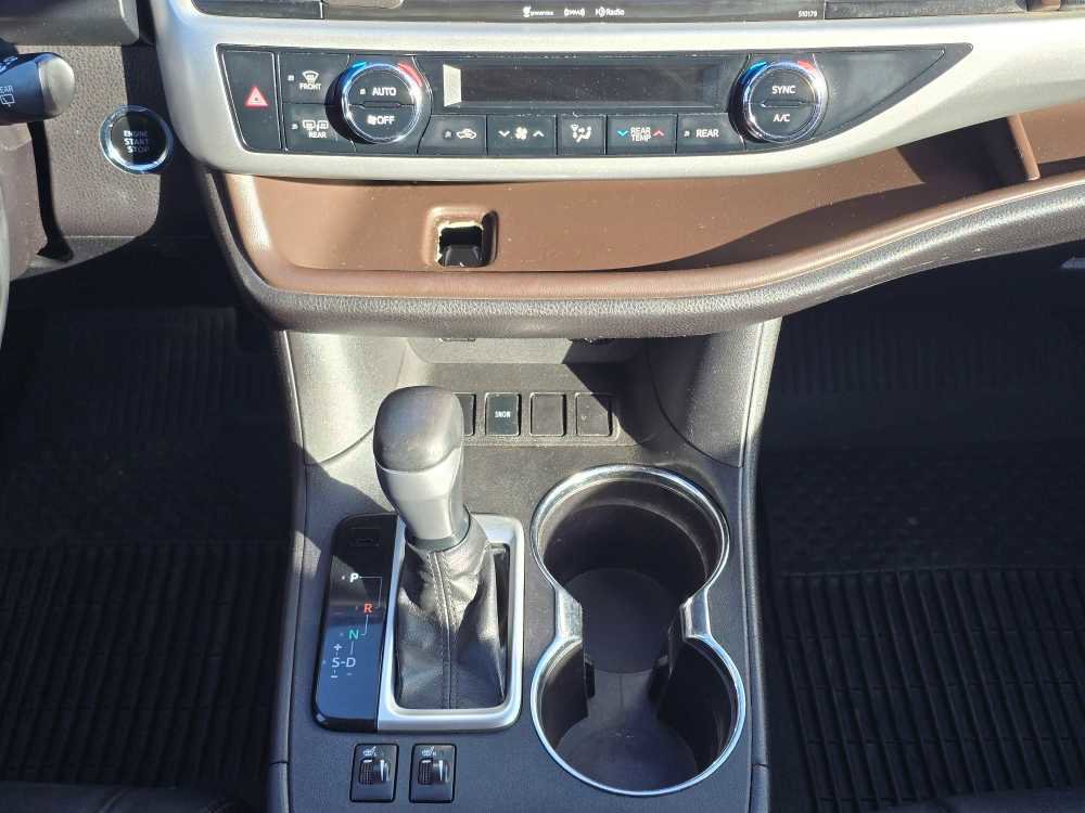 Used 2018 Toyota Highlander XLE image 12