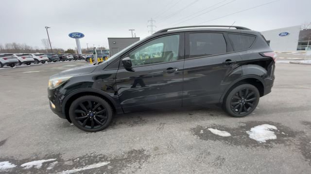 Certified 2017 Ford Escape SE w/ Equipment Group 201A image 5