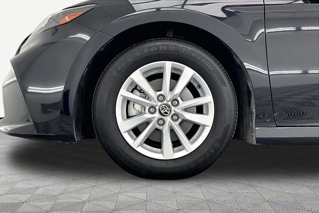 Used 2025 Toyota Camry LE FWD image 9