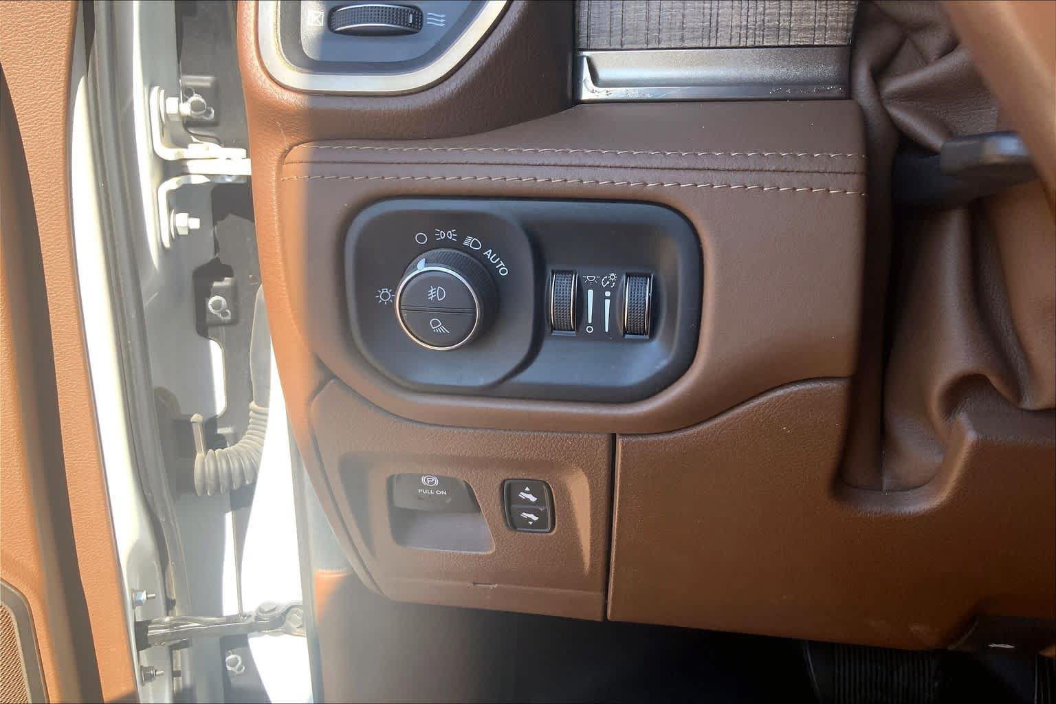 Used 2020 RAM 1500 Limited AWD/4WD image 36