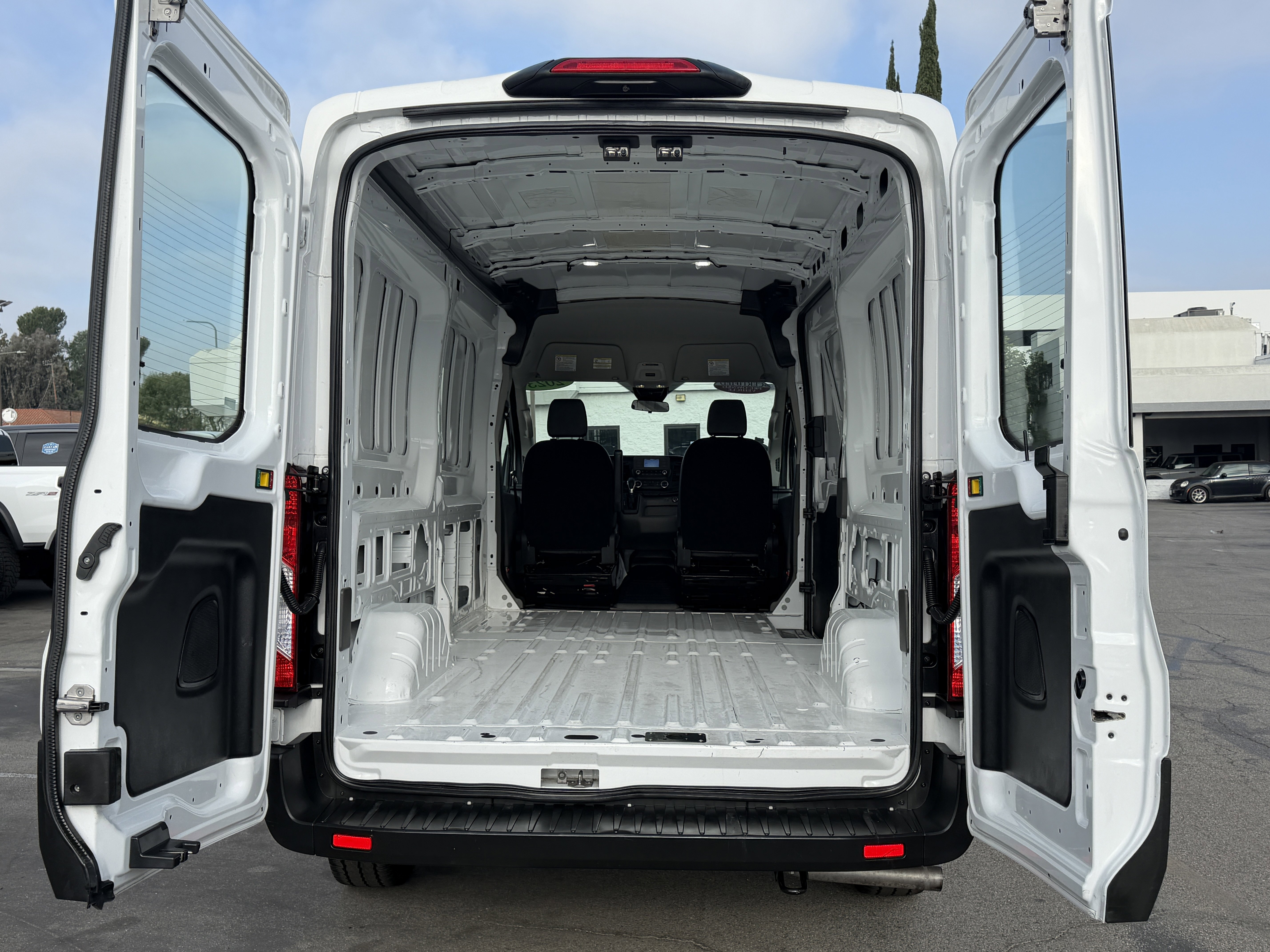 Certified 2023 Ford Transit 250 Medium Roof RWD image 13
