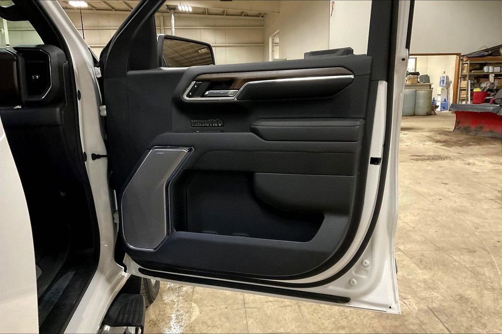 Used 2024 Chevrolet Silverado 1500 High Country w/ High Country Premium Package image 23