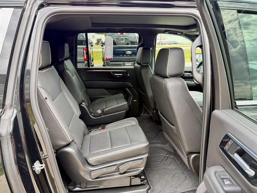 Used 2025 Chevrolet Suburban Premier w/ Sun And Tow Package image 18