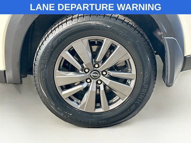 Used 2022 Nissan Pathfinder SV w/ SV Premium Package image 12