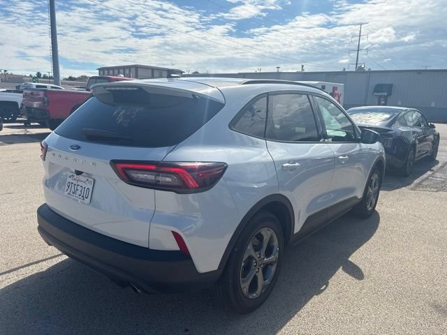 Certified 2025 Ford Escape ST-Line FWD image 4