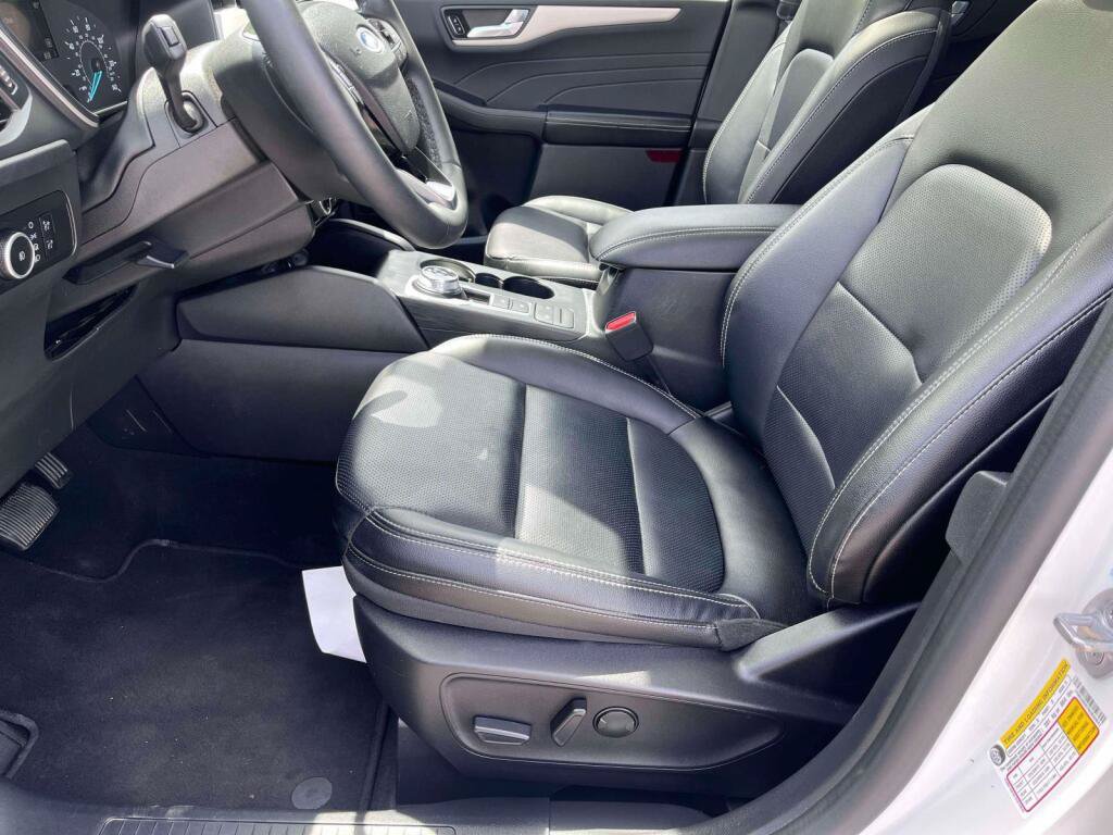 Certified 2022 Ford Escape SEL AWD/4WD image 17