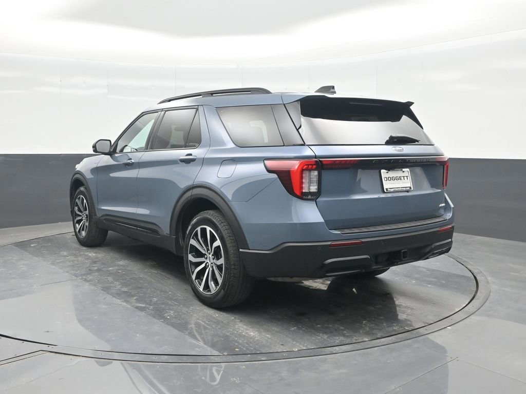 Certified 2025 Ford Explorer ST-Line image 4