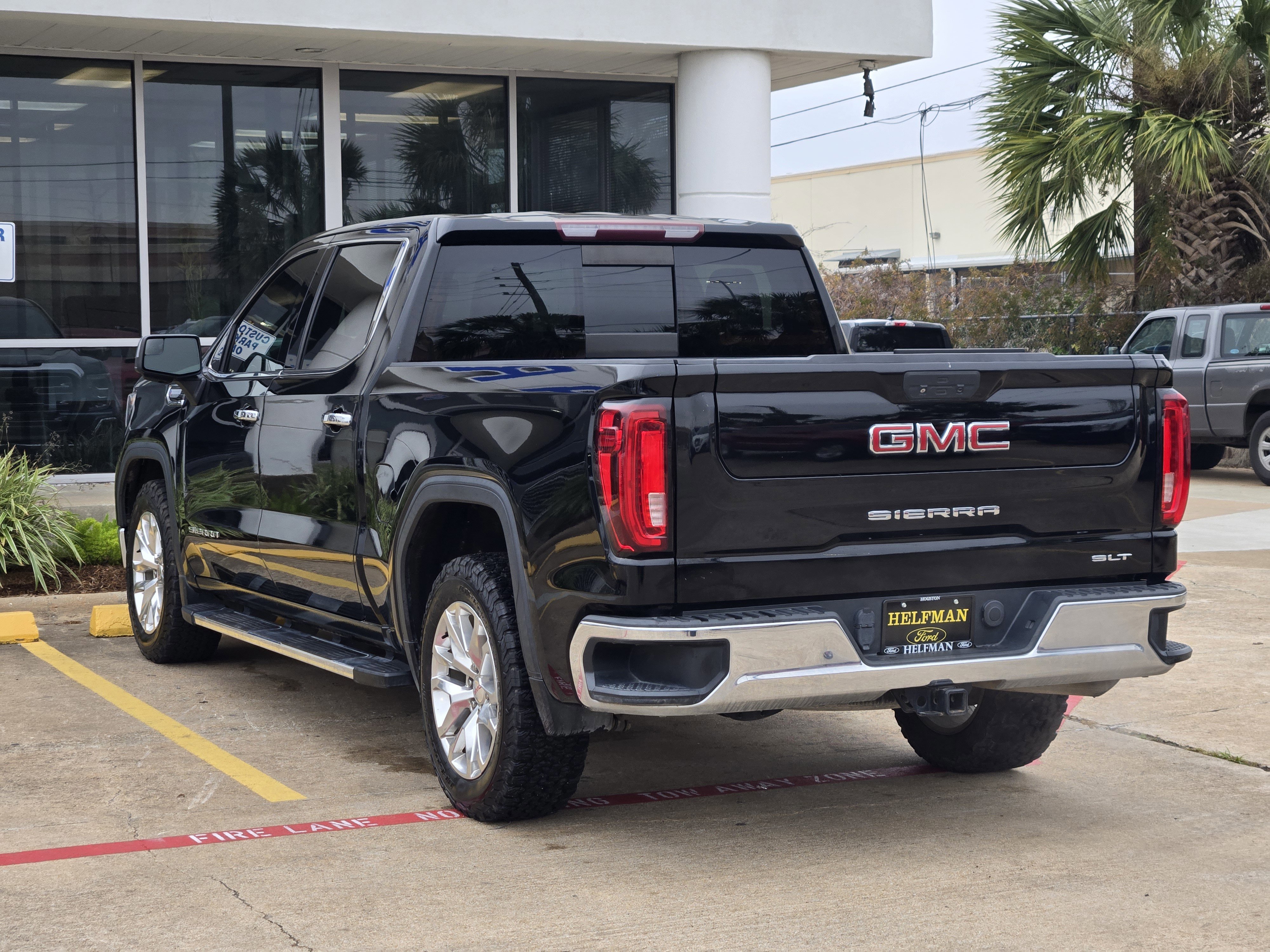 Used 2020 GMC Sierra 1500 SLT image 2