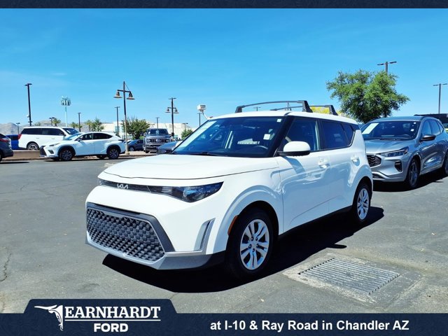 Used 2023 Kia Soul LX image 1