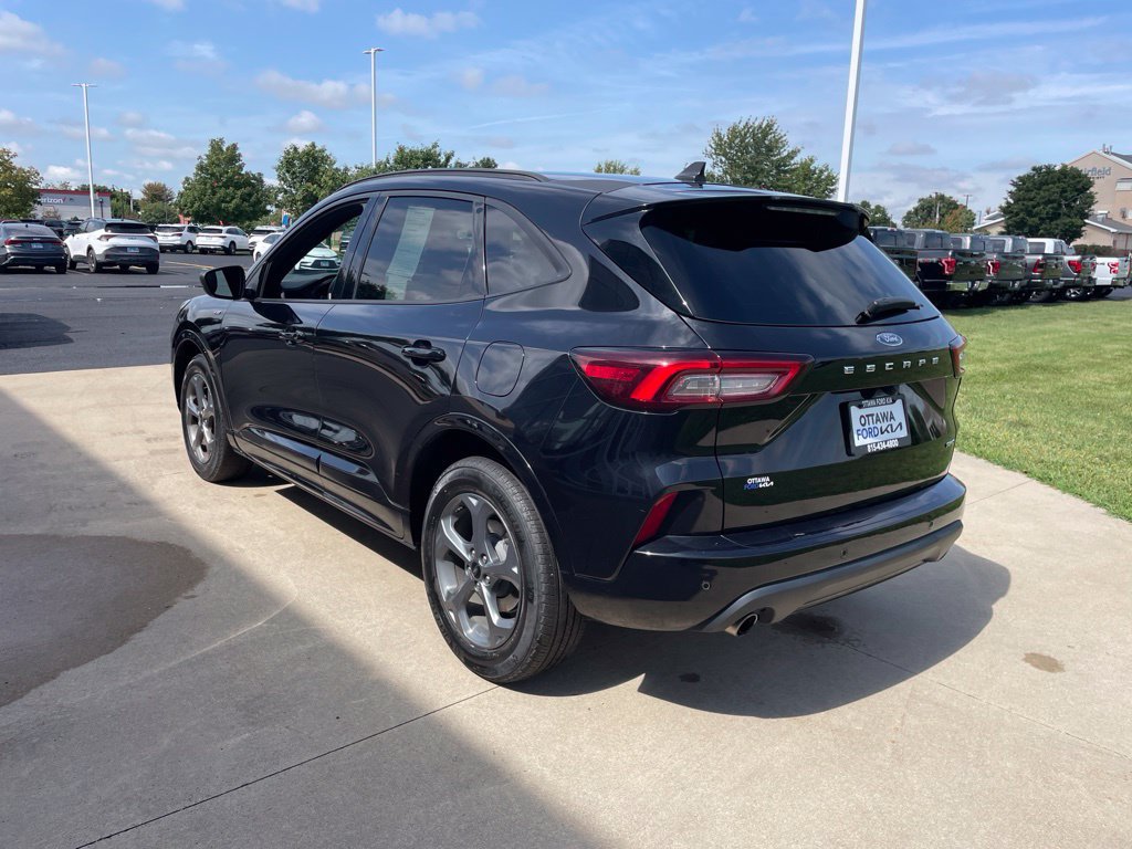 Certified 2023 Ford Escape ST-Line w/ Tech Pack #1 AWD/4WD image 7