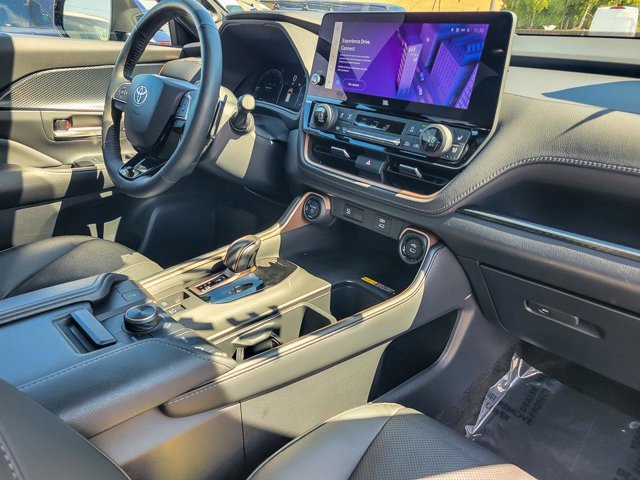 Used 2024 Toyota Grand Highlander AWD Hybrid image 32