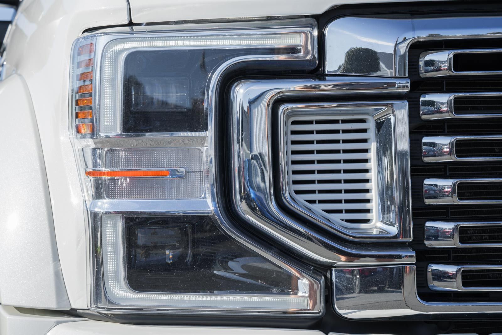 Certified 2022 Ford F450 Platinum w/ FX4 Off-Road Package image 13