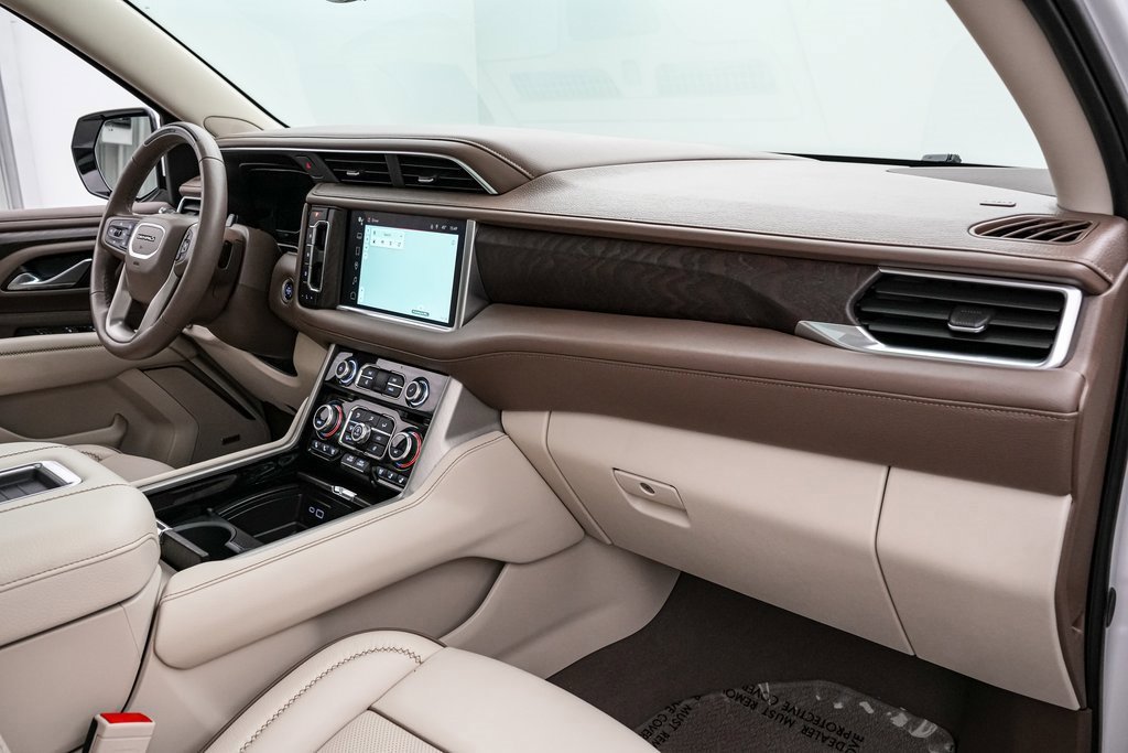 Used 2024 GMC Yukon XL Denali w/ Denali Reserve Package image 29