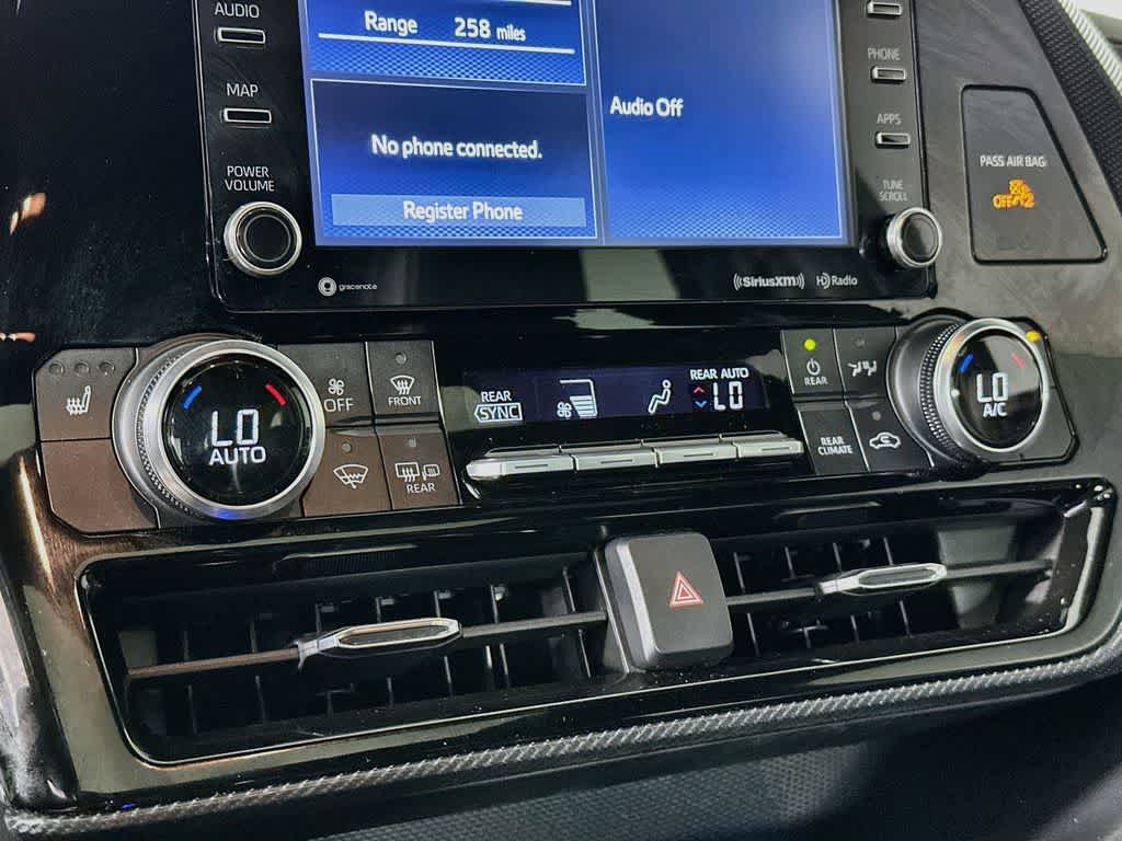 Used 2022 Toyota Highlander XSE FWD image 18