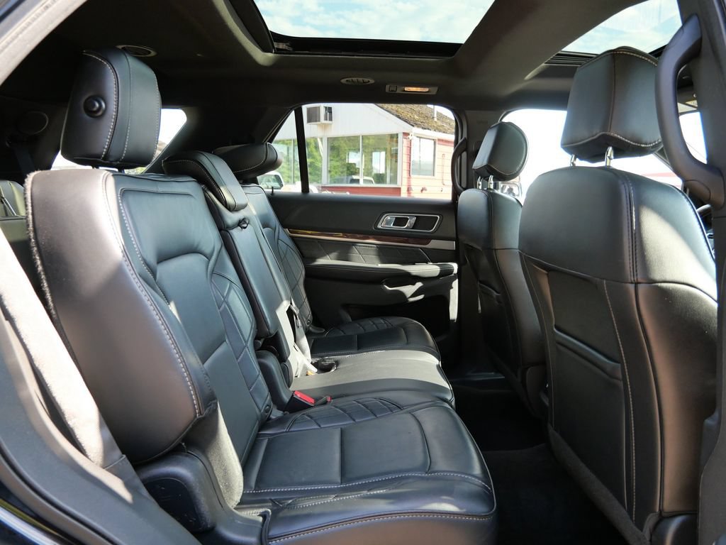 Certified 2017 Ford Explorer Platinum AWD/4WD image 14