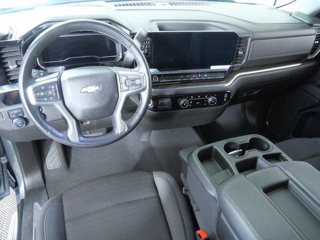 Used 2024 Chevrolet Silverado 2500 LT AWD/4WD image 3