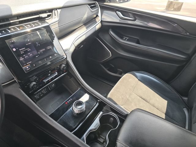 Used 2022 Jeep Grand Cherokee L Laredo AWD/4WD image 29